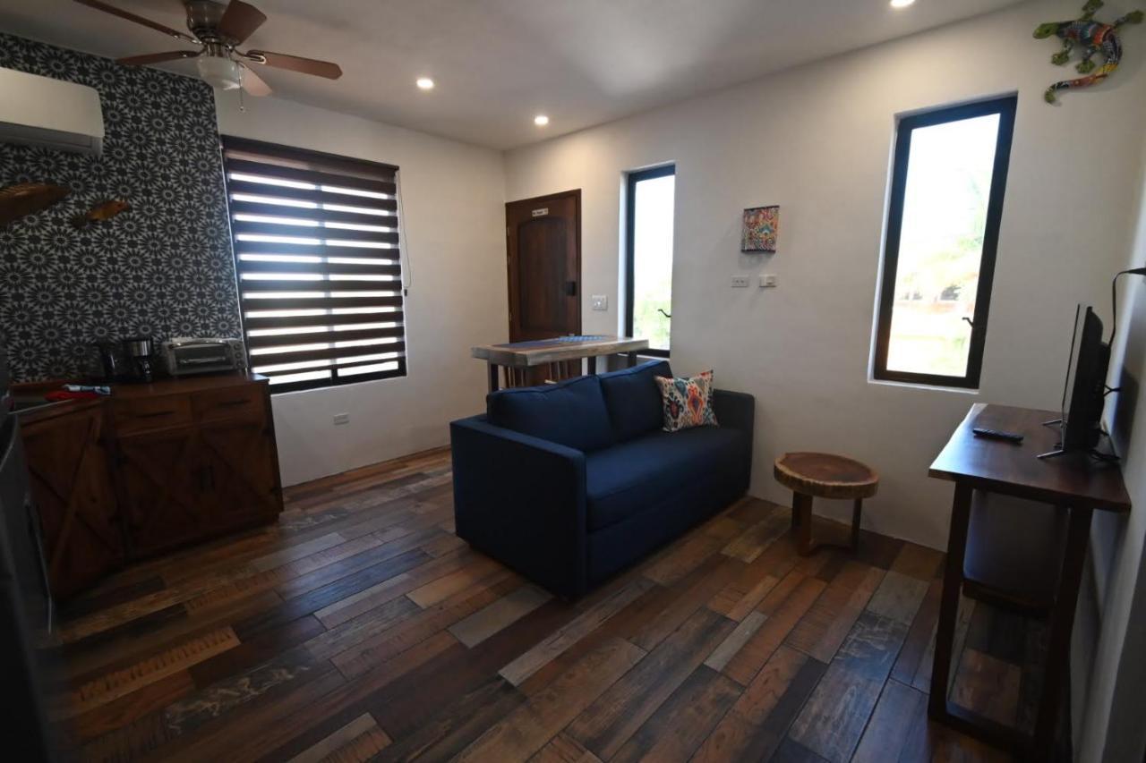 La Casa Del Mexicano เซเลสตุน ภายนอก รูปภาพ