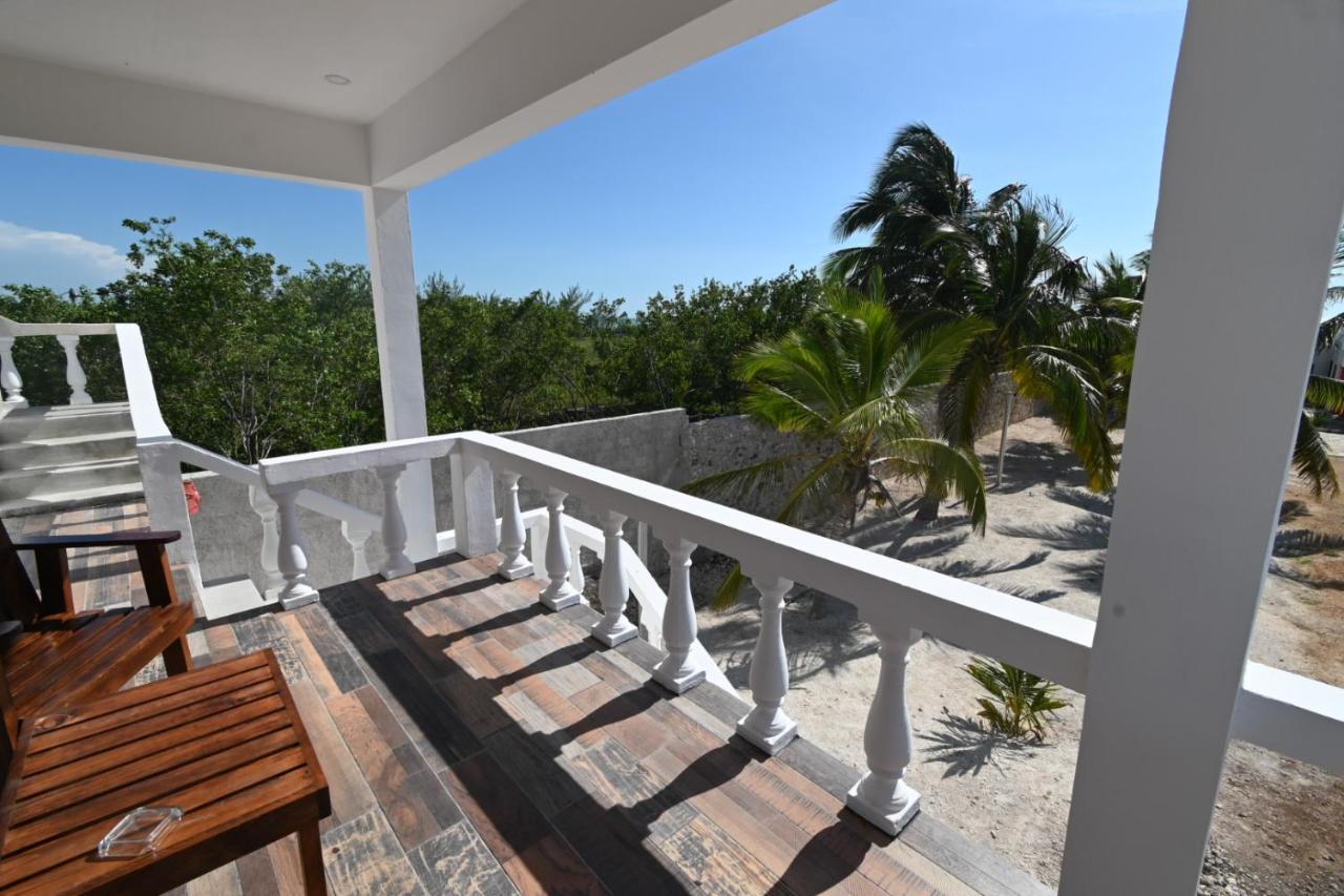 La Casa Del Mexicano เซเลสตุน ภายนอก รูปภาพ