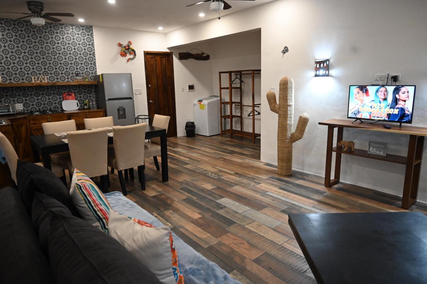 La Casa Del Mexicano เซเลสตุน ภายนอก รูปภาพ